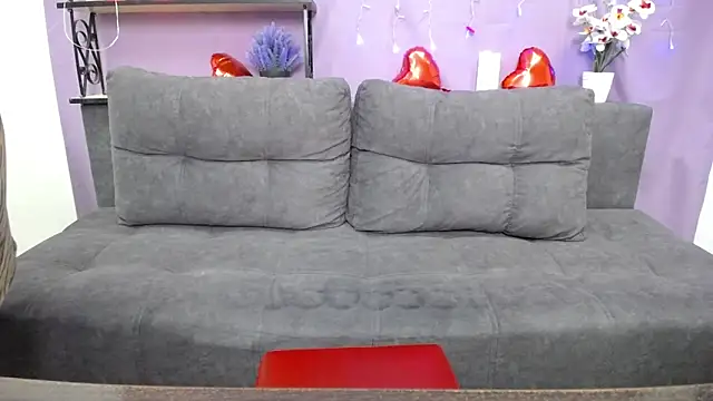 Snapshot of BlondyLeeBest chatting on 03-08-25, 10:24 BlondyLeeBest online show from 03-08-25, 10:24