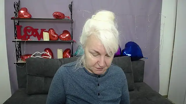 Snapshot of BlondyLeeBest chatting on 03-02-25, 07:19 BlondyLeeBest online show from 03-02-25, 07:19