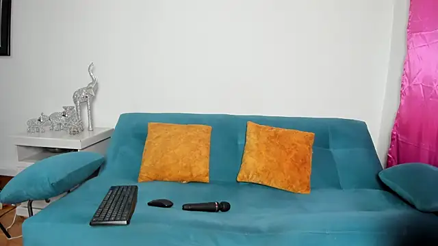 Victoria Jonness online show from 12-15-25, 05:19