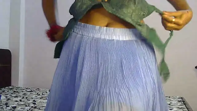 Snapshot of Indian-Squirt chatting on 10-09-25, 01:39 Indian-Squirt online show from 10-09-25, 01:39
