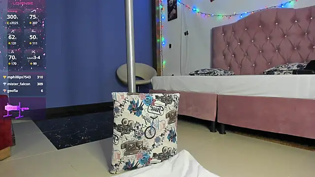 Snapshot of Lissa_Brow chatting on 03-18-25, 05:56 Lissa Brow online show from 03-18-25, 05:56