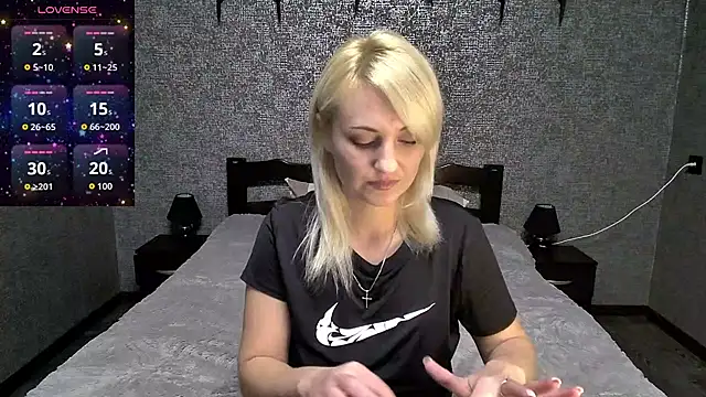 annagreeneyess online show from 11-03-25, 02:42