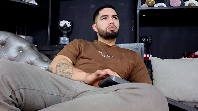 Snapshot of matteosantos chatting on 02-07-26, 12:02 matteosantos online show from 02-07-26, 12:02