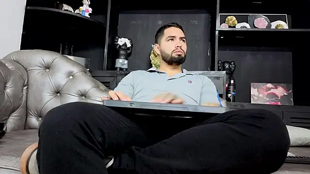 Snapshot of matteosantos chatting on 02-24-26, 11:55 matteosantos online show from 02-24-26, 11:55