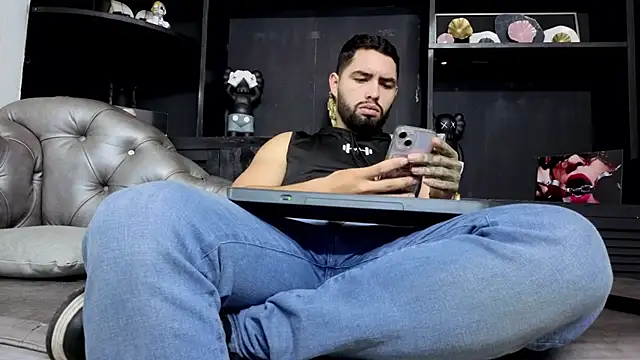 Snapshot of matteosantos chatting on 02-02-26, 12:48 matteosantos online show from 02-02-26, 12:48