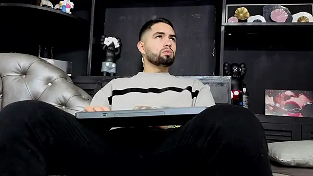 Snapshot of matteosantos chatting on 02-27-26, 12:05 matteosantos online show from 02-27-26, 12:05