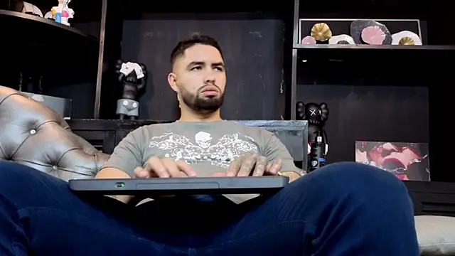 Snapshot of matteosantos chatting on 02-26-26, 11:32 matteosantos online show from 02-26-26, 11:32