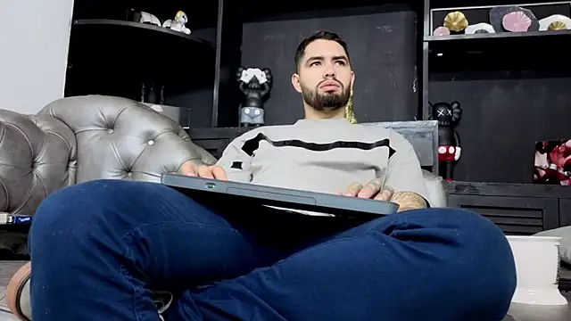 Snapshot of matteosantos chatting on 02-11-26, 10:04 matteosantos online show from 02-11-26, 10:04