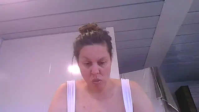 Snapshot of fulloferotic chatting on 04-25-26, 04:48 fulloferotic online show from 04-25-26, 04:48