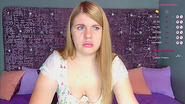 Snapshot of NoraBigAss chatting on 12-01-25, 01:28 NoraBigAss online show from 12-01-25, 01:28