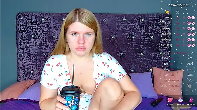 Snapshot of NoraBigAss chatting on 11-15-25, 01:42 NoraBigAss online show from 11-15-25, 01:42