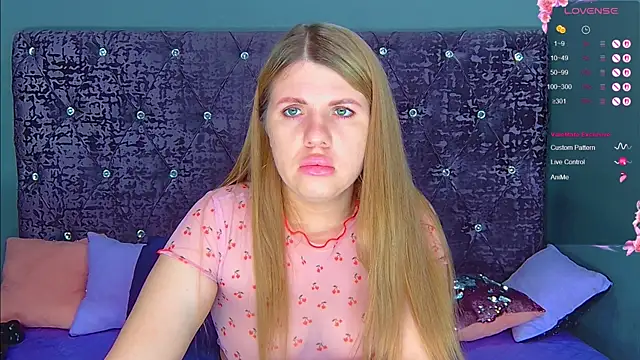 Snapshot of NoraBigAss chatting on 01-13-26, 01:53 NoraBigAss online show from 01-13-26, 01:53