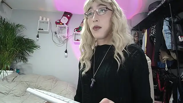 NicoleCortez online show from 11-23-25, 01:04