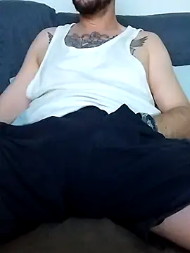LoGaNfree88 online show from 05-18-26, 10:47