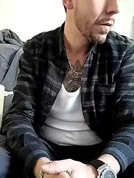LoGaNfree88 online show from 02-11-25, 10:14