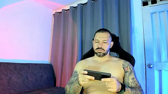 Snapshot of Pierre_Vidal chatting on 07-16-26, 01:57 Pierre Vidal online show from 07-16-26, 01:57