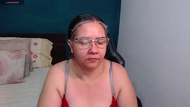 scaelettdubois online show from 05-17-26, 02:33