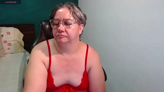Snapshot of scaelettdubois chatting on 07-09-26, 12:11 scaelettdubois online show from 07-09-26, 12:11