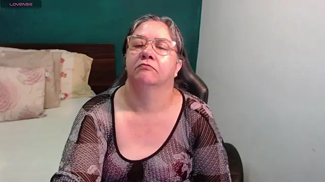 Snapshot of scaelettdubois chatting on 07-14-26, 06:29 scaelettdubois online show from 07-14-26, 06:29
