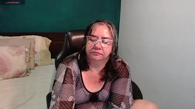 Snapshot of scaelettdubois chatting on 07-03-26, 01:56 scaelettdubois online show from 07-03-26, 01:56