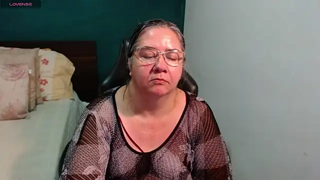 Snapshot of scaelettdubois chatting on 06-21-26, 09:15 scaelettdubois online show from 06-21-26, 09:15