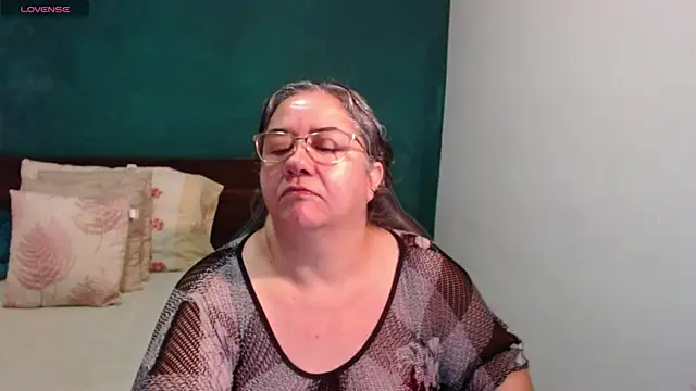 Snapshot of scaelettdubois chatting on 07-10-26, 07:19 scaelettdubois online show from 07-10-26, 07:19