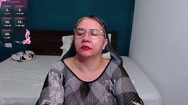 scaelettdubois online show from 10-10-25, 02:12