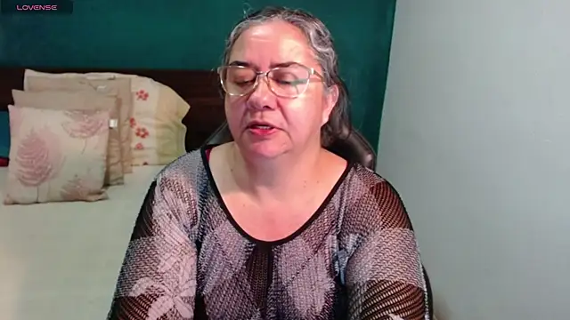 Snapshot of scaelettdubois chatting on 06-22-26, 07:38 scaelettdubois online show from 06-22-26, 07:38