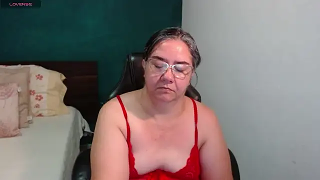 Snapshot of scaelettdubois chatting on 07-12-26, 10:21 scaelettdubois online show from 07-12-26, 10:21