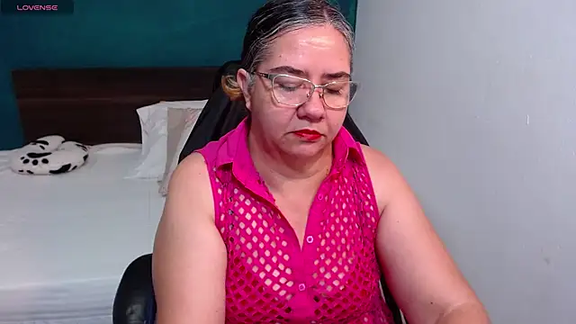 scaelettdubois online show from 10-04-25, 01:07