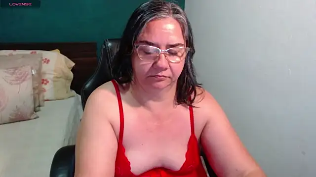 Snapshot of scaelettdubois chatting on 07-01-26, 08:36 scaelettdubois online show from 07-01-26, 08:36