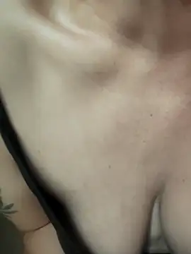 Snapshot of sexymarilyncolombia chatting on 03-05-25, 06:56 sexymarilyncolombia online show from 03-05-25, 06:56