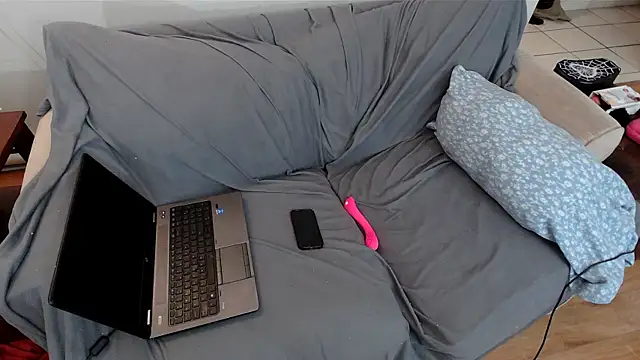 EmoDream1998 online show from 02-22-25, 01:44