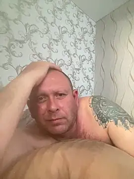 Snapshot of 1981-AZ chatting on 04-12-26, 03:04 1981-AZ online show from 04-12-26, 03:04