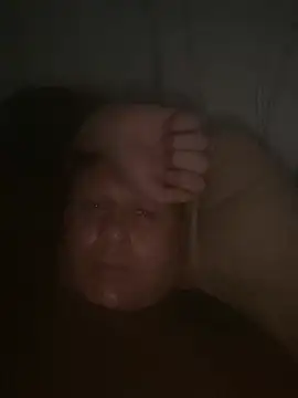 Snapshot of 1981-AZ chatting on 02-13-26, 05:29 1981-AZ online show from 02-13-26, 05:29