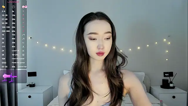  luna 022 online show from 10-10-25, 04:35