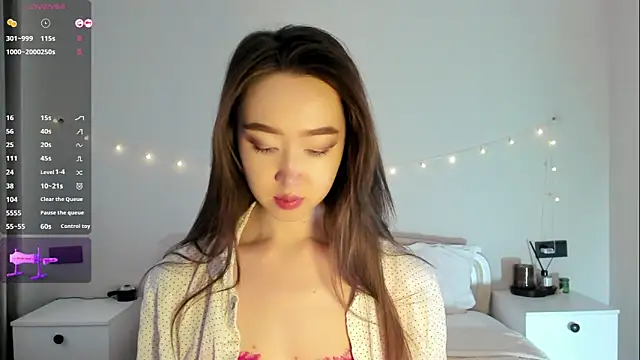  luna 022 online show from 10-20-25, 04:36