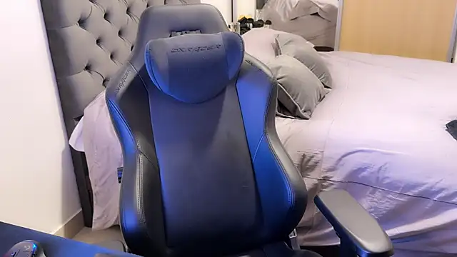 Snapshot of SasukeUhchiaa chatting on 02-20-25, 01:25 SasukeUhchiaa online show from 02-20-25, 01:25