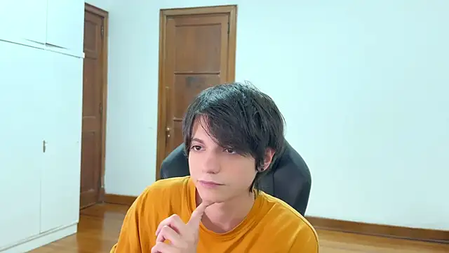 Snapshot of SasukeUhchiaa chatting on 09-11-25, 08:25 SasukeUhchiaa online show from 09-11-25, 08:25