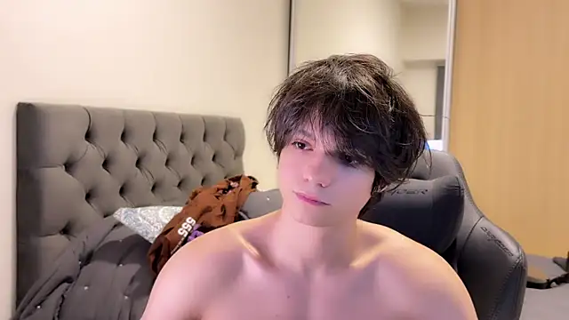 Snapshot of SasukeUhchiaa chatting on 12-21-24, 03:03 SasukeUhchiaa online show from 12-21-24, 03:03