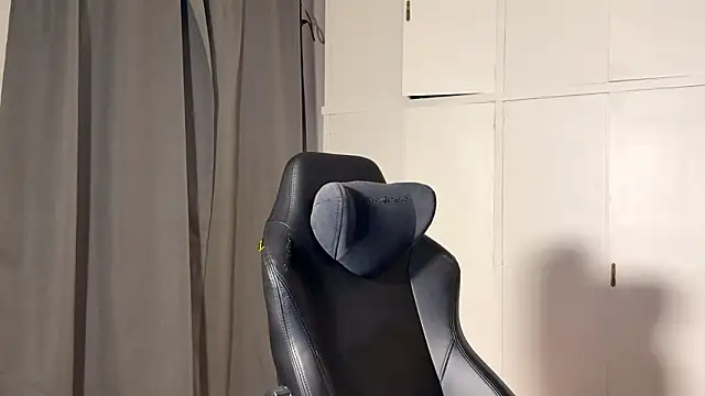 SasukeUhchiaa online show from 02-11-26, 05:07