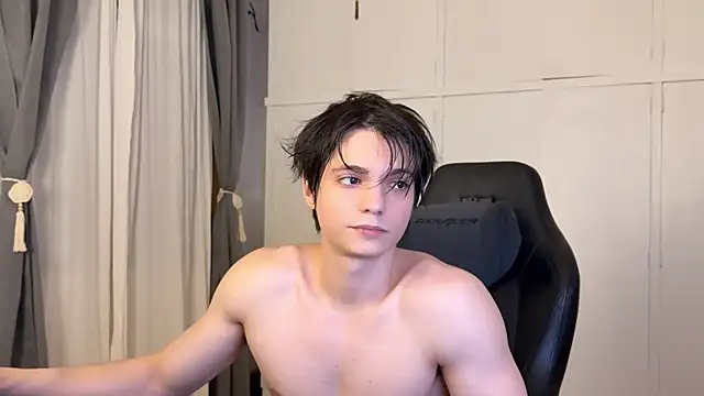 SasukeUhchiaa online show from 03-31-26, 11:51
