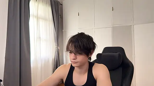 SasukeUhchiaa online show from 03-20-26, 06:09