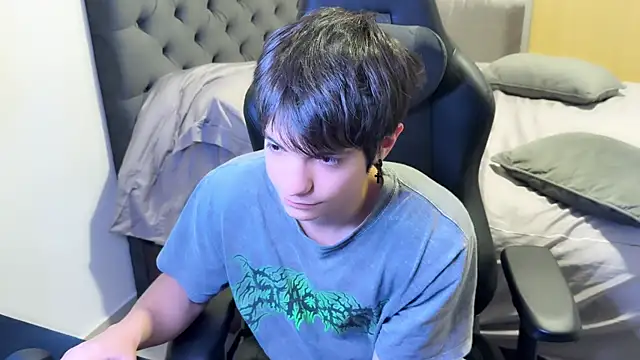 Snapshot of SasukeUhchiaa chatting on 02-27-25, 02:03 SasukeUhchiaa online show from 02-27-25, 02:03