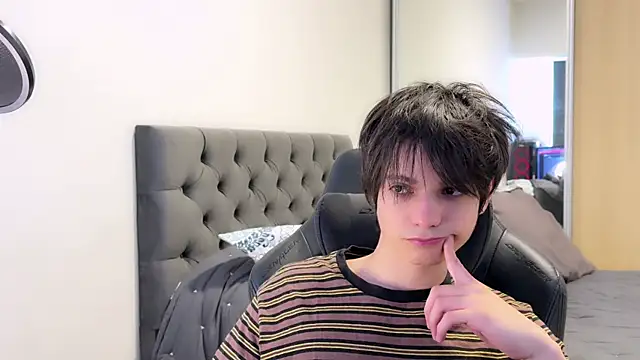 Snapshot of SasukeUhchiaa chatting on 01-04-25, 09:31 SasukeUhchiaa online show from 01-04-25, 09:31