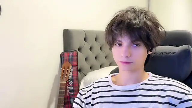 Snapshot of SasukeUhchiaa chatting on 12-05-24, 01:09 SasukeUhchiaa online show from 12-05-24, 01:09