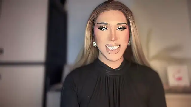 Ts glamxxxx online show from 12-17-25, 01:54