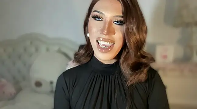 Snapshot of Ts_glamxxxx chatting on 03-22-25, 05:39 Ts glamxxxx online show from 03-22-25, 05:39