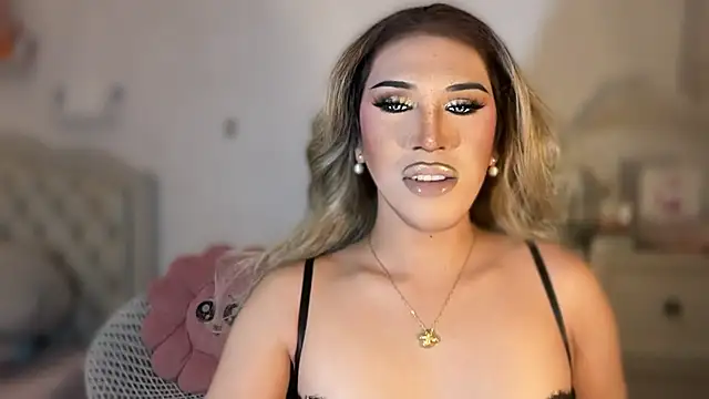 Ts glamxxxx online show from 10-28-25, 02:01