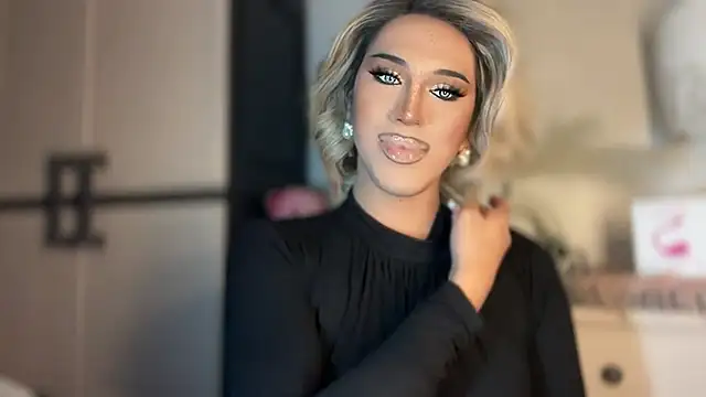 Ts glamxxxx online show from 12-05-25, 11:42